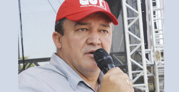 ‘Em 2017, a luta e a solidariedade continuam’, garante Paulo Cayres