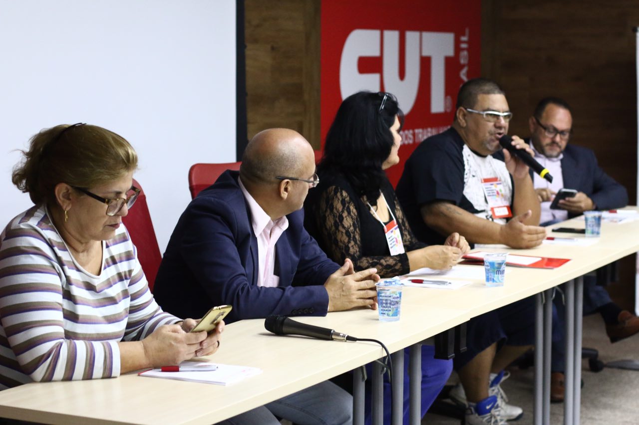 Dirigentes discutem modelo de organização sindical na conjuntura de golpe