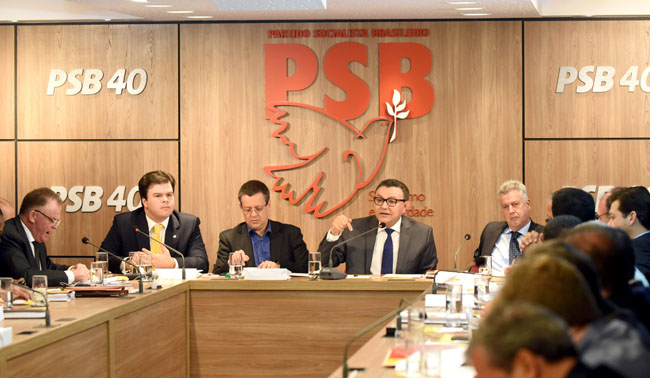 Integrante da base de Temer, PSB decide votar contra reforma trabalhista