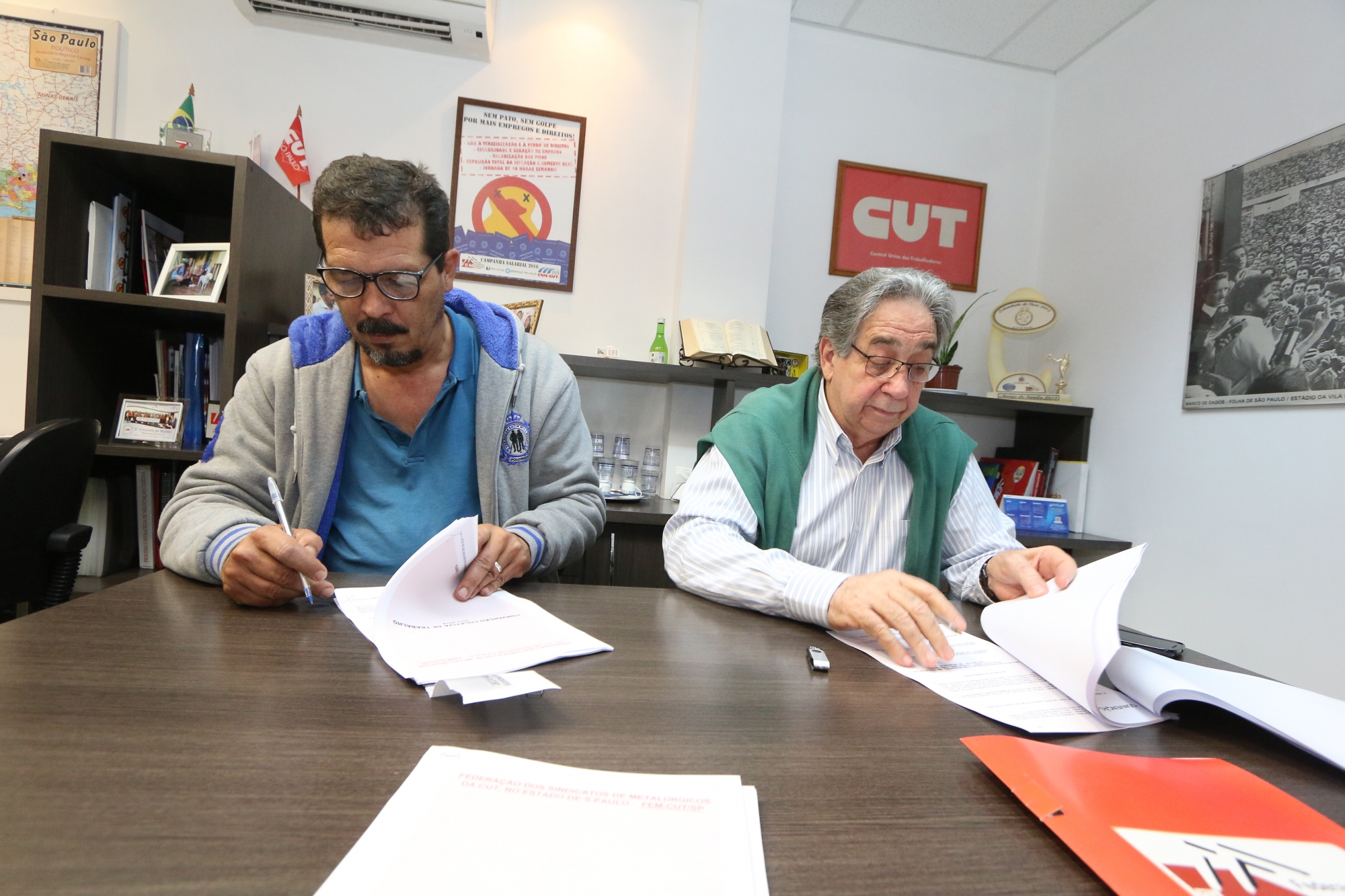 FEM-CUT/SP assina convenção com sindicato patronal da indústria de parafusos