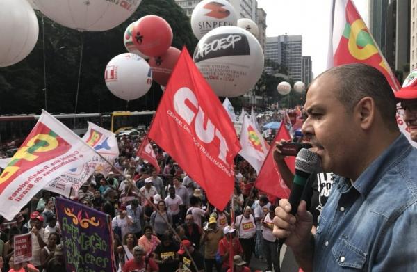Trabalhadores prometem parar o país se o Congresso Nacional votar reforma
