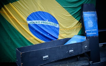 Bolsonaro quer legalizar trabalho precário e retirada dos direitos trabalhistas