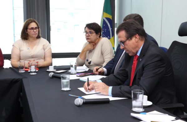 Metalúrgicos vão a Brasília e debatem pautas para categoria com governo