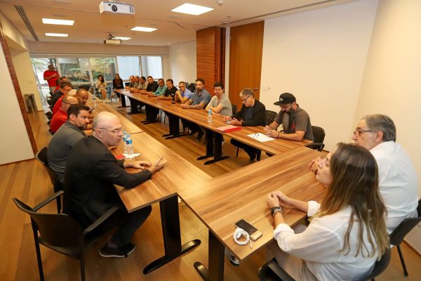 FEM-CUT entrega pauta da Campanha Salarial 2024 às bancadas patronais